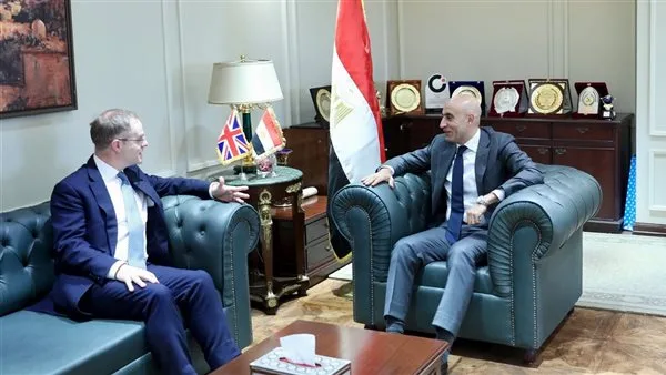 وزير التعليم يناقش مع السفير البريطاني تطوير محتوى مقررات اللغة الإنجليزية وزير التعليم يناقش مع السفير البريطاني تطوير محتوى مقررات اللغة الإنجليزية