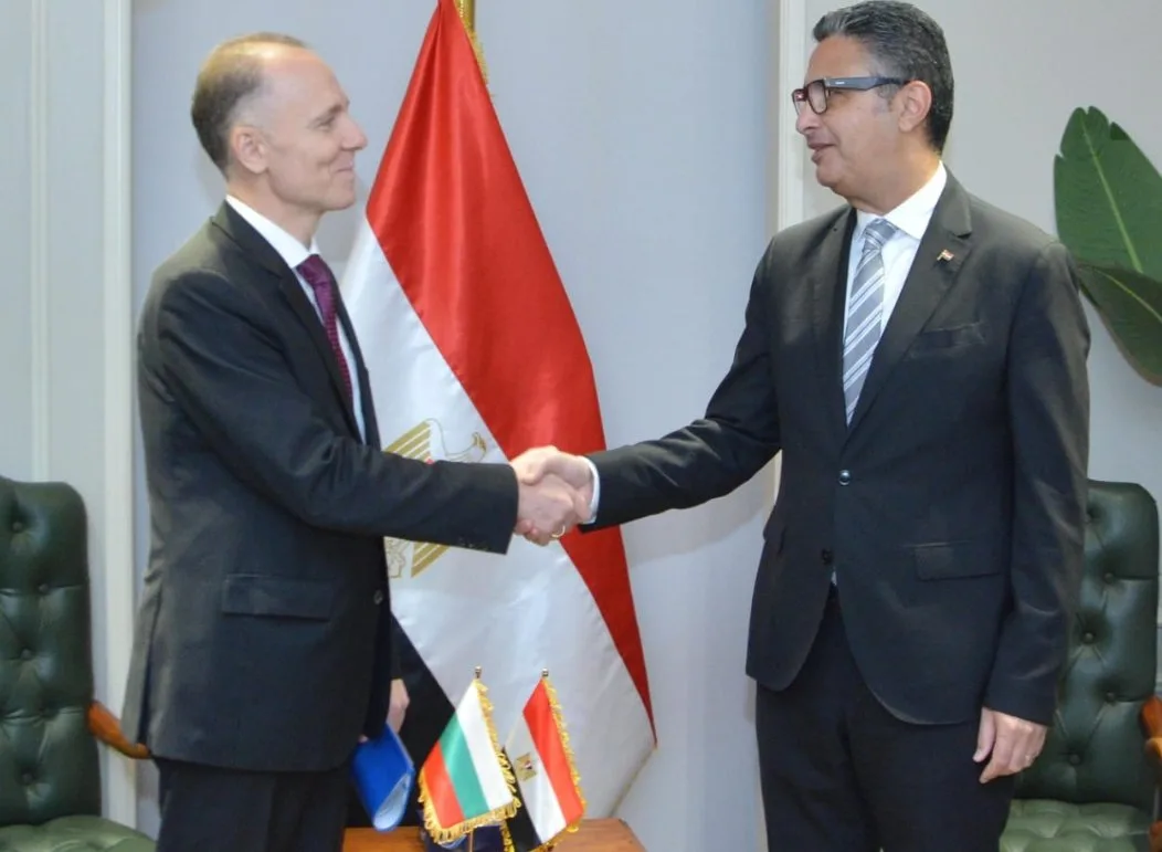 وزير التموين والسفير البلغاري يناقشان كيفية تعزيز العلاقات التجارية بين مصر وبلغاريا وزير التموين والسفير البلغاري يناقشان كيفية تعزيز العلاقات التجارية بين مصر وبلغاريا