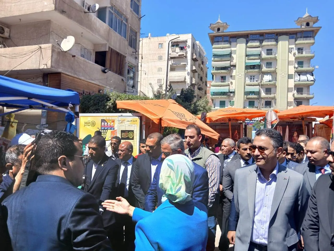 وزير التموين ومحافظ الإسكندرية يزوران محطة الزيوت والشحوم في المكس وزير التموين ومحافظ الإسكندرية يزوران محطة الزيوت والشحوم في المكس