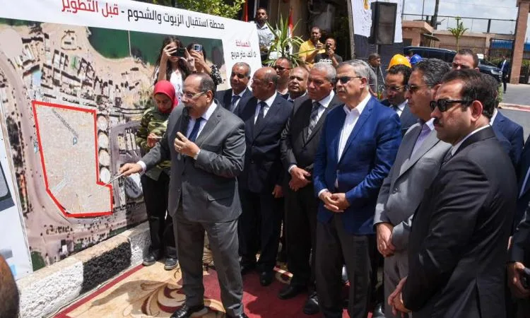 وزير التموين ومدير “مستقبل مصر” ومحافظ الإسكندرية يزورون محطة زيوت المكس وزير التموين ومدير “مستقبل مصر” ومحافظ الإسكندرية يزورون محطة زيوت المكس