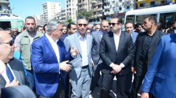 وزير التموين يزور سوق اليوم الواحد في العجمي