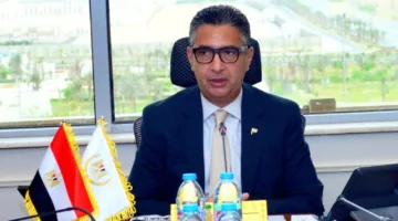 وزير التموين يعقد اجتماعًا مع رئيسي شركتي النيل والإسكندرية لمناقشة تحسين المجمعات الاستهلاكية