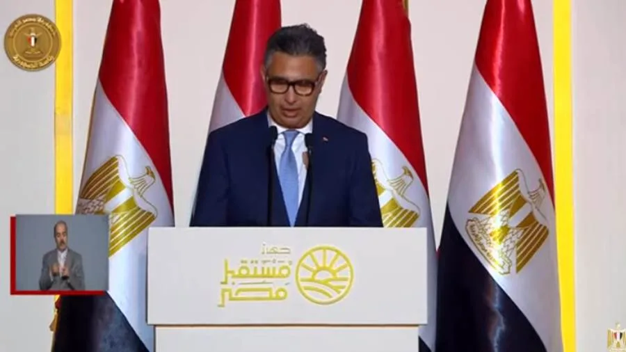 وزير التموين يقدم للرئيس: المخزون من السلع الأساسية آمن ويكفي لستة أشهر وزير التموين يقدم للرئيس: المخزون من السلع الأساسية آمن ويكفي لستة أشهر