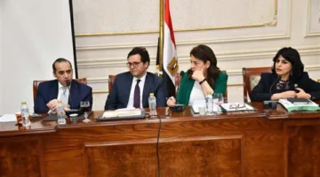 وزير الثقافة: لم نتخذ أي قرار بإغلاق أي بيت أو مركز ثقافي.