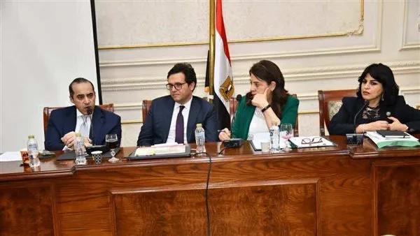 وزير الثقافة: لم نتخذ أي قرار بإغلاق أي بيت أو مركز ثقافي.