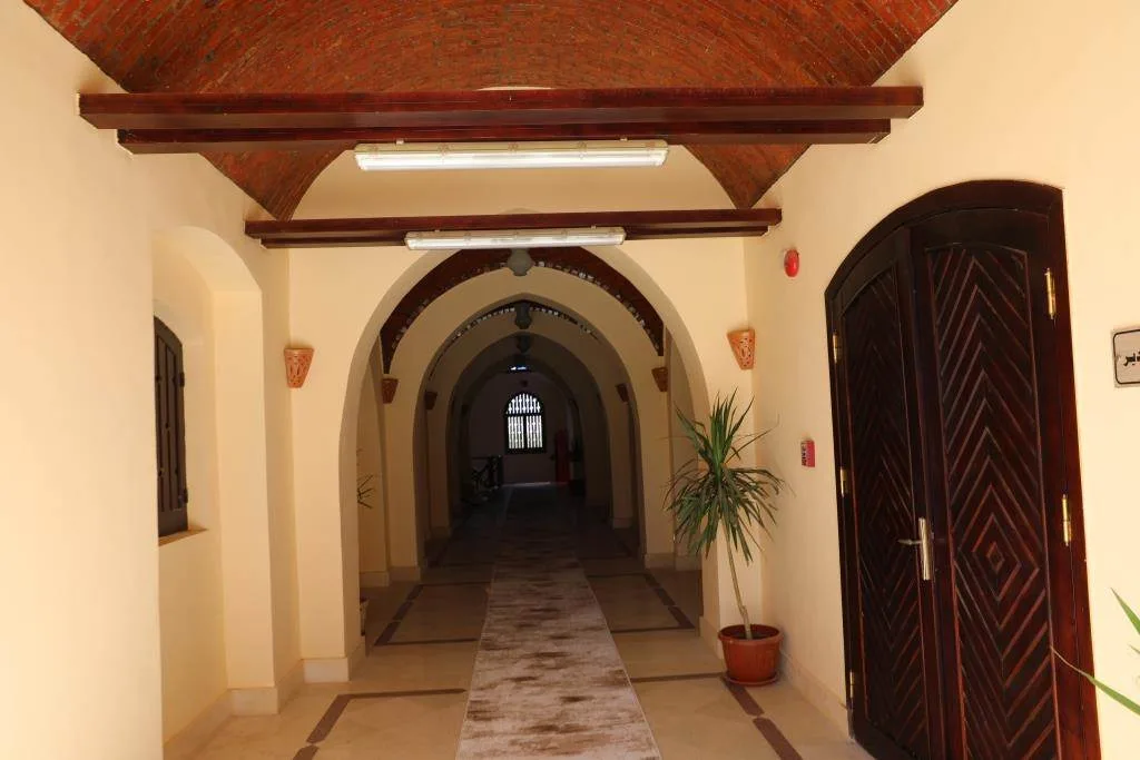 وزير الثقافة ومحافظ أسوان يطلقان فعاليات قصر ثقافة أبو سمبل السياحي وزير الثقافة ومحافظ أسوان يطلقان فعاليات قصر ثقافة أبو سمبل السياحي