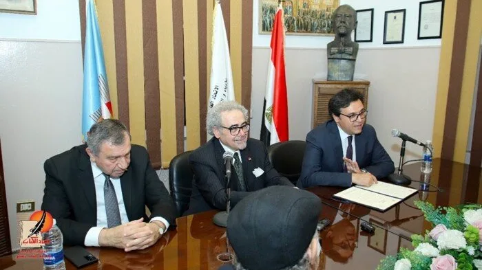 وزير الثقافة يبرم اتفاقية تعاون مع النقابة العامة لاتحاد كتاب مصر لاكتشاف المواهب الأدبية وزير الثقافة يبرم اتفاقية تعاون مع النقابة العامة لاتحاد كتاب مصر لاكتشاف المواهب الأدبية
