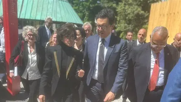 وزير الثقافة يصطحب نظيرته الفرنسية في جولة بالجناح المصري في بينالي فينيسيا للعمارة