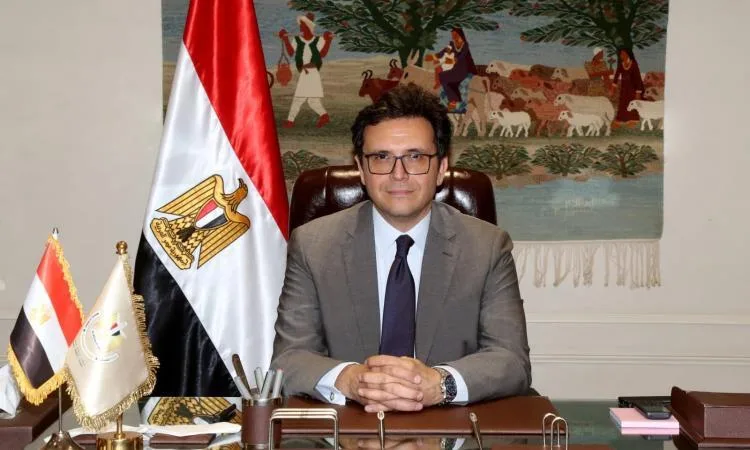 وزير الثقافة يعرض ميزانية الوزارة أمام لجنة التخطيط والموازنة في البرلمان وزير الثقافة يعرض ميزانية الوزارة أمام لجنة التخطيط والموازنة في البرلمان