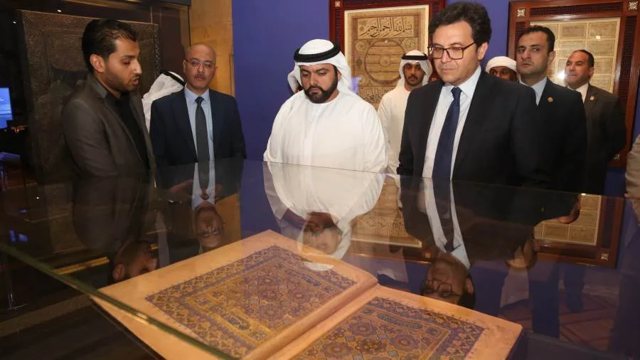وزير الثقافة يلتقي ولي عهد الفجيرة لمناقشة سبل تعزيز التعاون الثقافي والحفاظ على التراث. وزير الثقافة يلتقي ولي عهد الفجيرة لمناقشة سبل تعزيز التعاون الثقافي والحفاظ على التراث.