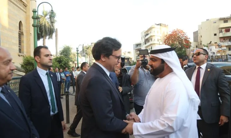 وزير الثقافة يناقش الشراكة مع ولي عهد الفجيرة ويأخذه في جولة داخل دار الكتب وزير الثقافة يناقش الشراكة مع ولي عهد الفجيرة ويأخذه في جولة داخل دار الكتب