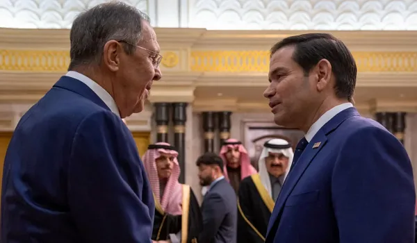 وزير الخارجية الروسي يجري اتصالاً بنظيره الأمريكي حول محادثات أوكرانيا وزير الخارجية الروسي يجري اتصالاً بنظيره الأمريكي حول محادثات أوكرانيا