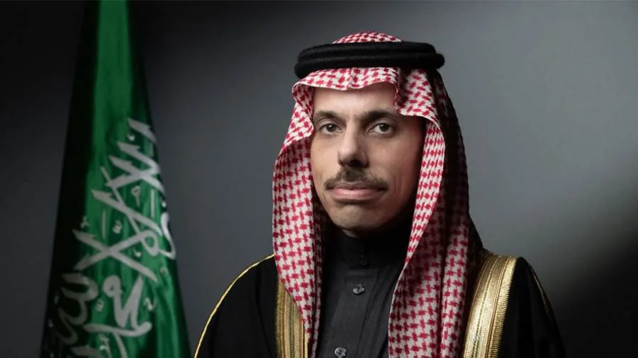 وزير الخارجية السعودي يجري اتصالين هاتفيين بنظيريه الهندي والباكستاني لتهدئة التوترات ووقف التصعيد