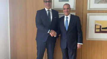 وزير الخارجية والهجرة يجتمع مع وزير الخارجية القبرصي