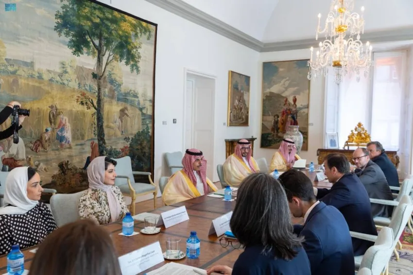 وزير الخارجية ونظيره الإسباني يتناولان التطورات الأخيرة في قطاع غزة والضفة الغربية وزير الخارجية ونظيره الإسباني يتناولان التطورات الأخيرة في قطاع غزة والضفة الغربية