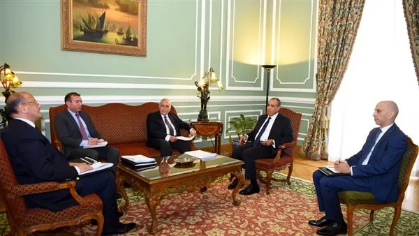 وزير الخارجية يتناول مع رئيس غرفة التجارة الأمريكية سبل تعزيز العلاقات الاقتصادية والتجارية بين الدولتين وزير الخارجية يتناول مع رئيس غرفة التجارة الأمريكية سبل تعزيز العلاقات الاقتصادية والتجارية بين الدولتين