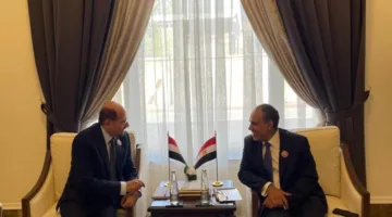 وزير الخارجية يجتمع مع نظيره من اليمن