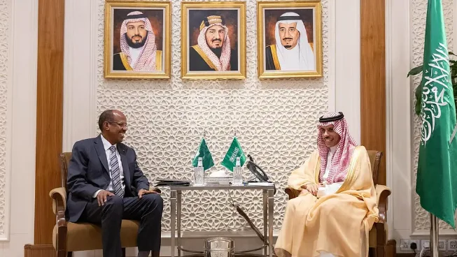 وزير الخارجية يرحب برئيس مفوضية الاتحاد الأفريقي في الرياض وزير الخارجية يرحب برئيس مفوضية الاتحاد الأفريقي في الرياض
