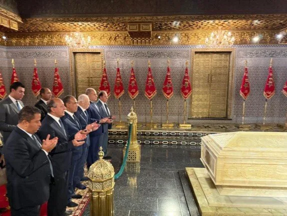 وزير الخارجية يقوم بزيارة ضريح الملكين الراحلين محمد الخامس والحسن الثاني في المغرب وزير الخارجية يقوم بزيارة ضريح الملكين الراحلين محمد الخامس والحسن الثاني في المغرب