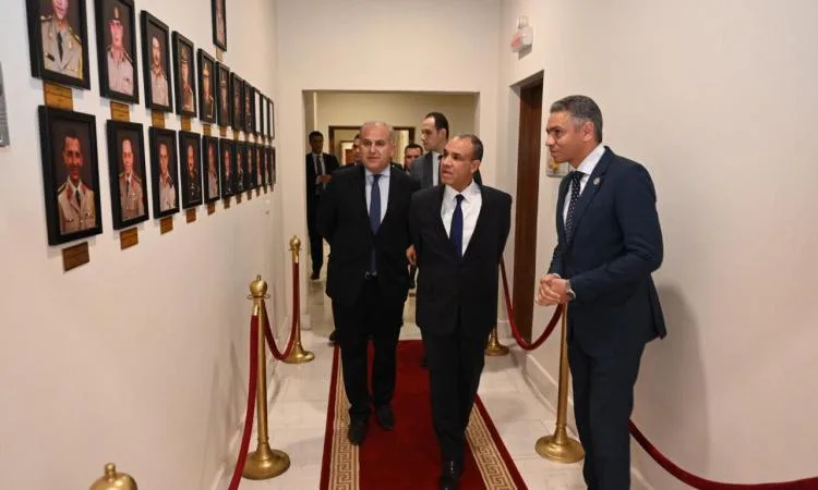 وزير الخارجية يقوم بزيارة مقر السفارة المصرية في الرباط وزير الخارجية يقوم بزيارة مقر السفارة المصرية في الرباط