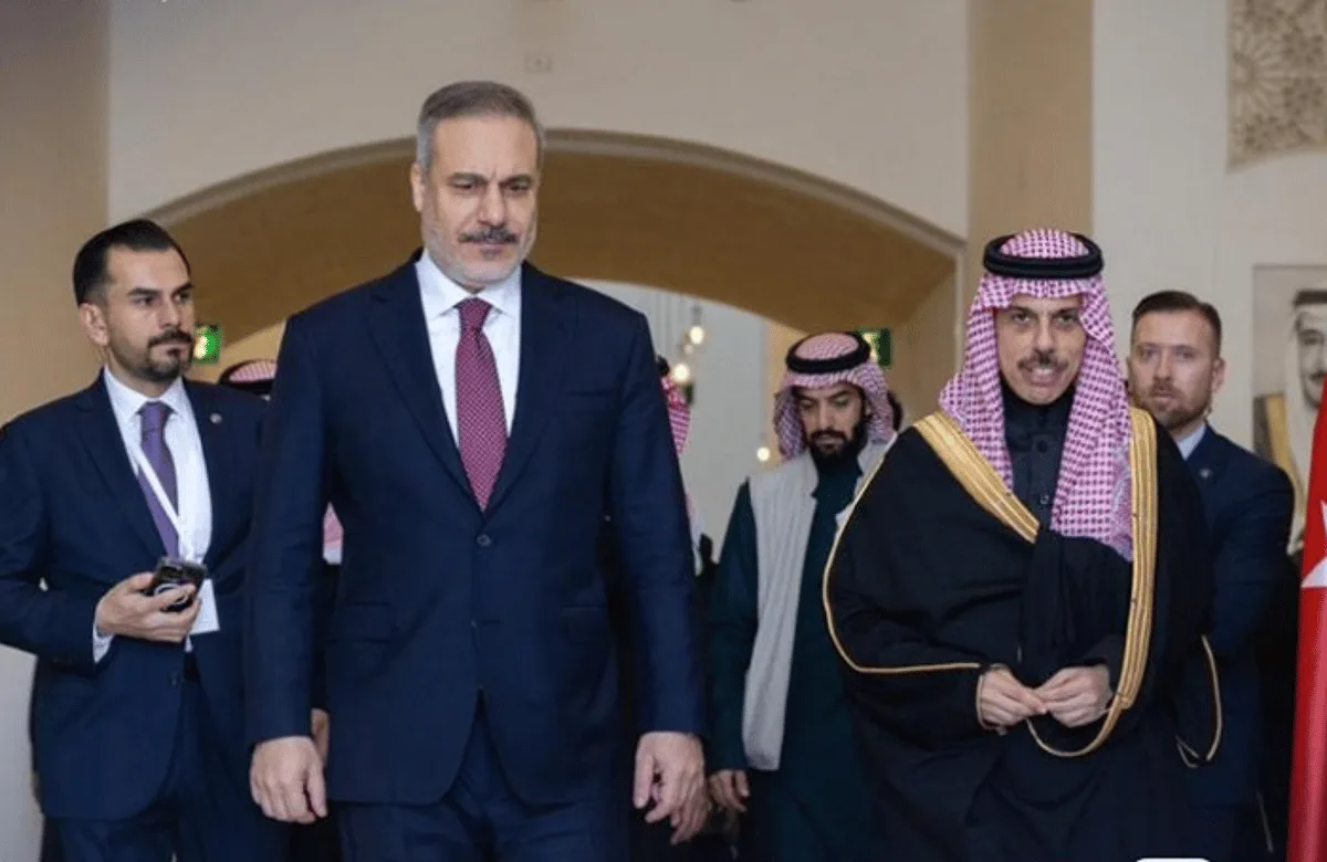 وزير الخارجية يلتقي بنظيره التركي لمناقشة المستجدات الإقليمية وزير الخارجية يلتقي بنظيره التركي لمناقشة المستجدات الإقليمية