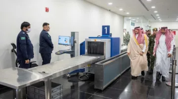 وزير الداخلية يقوم بمتابعة تقدم العمل في مركز الحجاج بمطار الطائف الدولي
