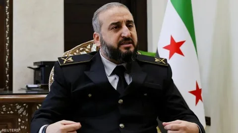 وزير الدفاع السوري يحدد شرطًا واحدًا لقادة الفصائل لترقية صفوف الجيش.. ورسالة مهمة إلى واشنطن. وزير الدفاع السوري يحدد شرطًا واحدًا لقادة الفصائل لترقية صفوف الجيش.. ورسالة مهمة إلى واشنطن.