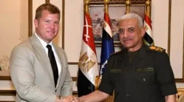 وزير الدفاع يجتمع بعضو لجنة الخدمات العسكرية في مجلس الشيوخ الأمريكي