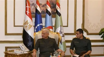 وزير الدفاع يجتمع مع عضو لجنة الخدمات المسلحة في مجلس الشيوخ الأمريكي