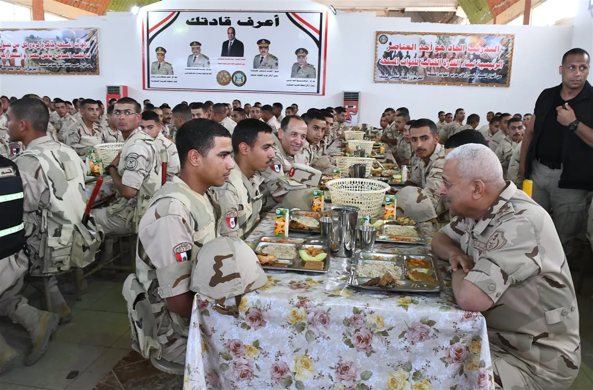 وزير الدفاع يراقب تنفيذ المرحلة الأساسية لمشروع مراكز القيادة العملياتية في المنطقة العسكرية الغربية وزير الدفاع يراقب تنفيذ المرحلة الأساسية لمشروع مراكز القيادة العملياتية في المنطقة العسكرية الغربية