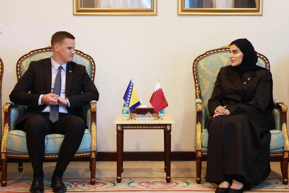 وزير الدولة للتعاون الدولي يلتقي برئيس وزراء كانتون توزلا في البوسنة والهرسك وزير الدولة للتعاون الدولي يلتقي برئيس وزراء كانتون توزلا في البوسنة والهرسك