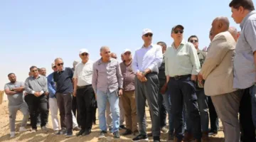وزير الري ومحافظ أسوان يراقبان جهود حماية نهر النيل لضمان جودة المياه ونقائها كما ينبغي