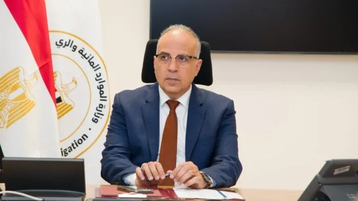 وزير الري يتابع أعمال تطهير الترع بالمنوفية