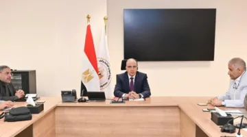 وزير الري يتابع خطة الوزارة في ملف التكيف مع التغيرات المناخية