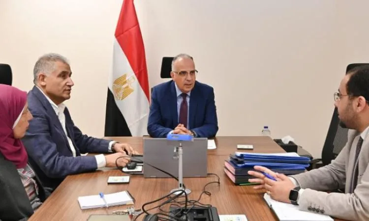 وزير الري يتابع مشروع المسار الناقل لمياه الصرف الزراعي بـ"الدلتا الجديدة"