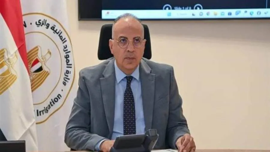 وزير الري يعبر عن التزامه بتعزيز الشراكة مع دول حوض النيل والقرن الأفريقي. وزير الري يعبر عن التزامه بتعزيز الشراكة مع دول حوض النيل والقرن الأفريقي.