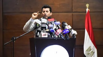 وزير الرياضة يساند منتخب الشباب قبل مباراته مع المغرب.. والأجواء المتفائلة تسود المعسكر