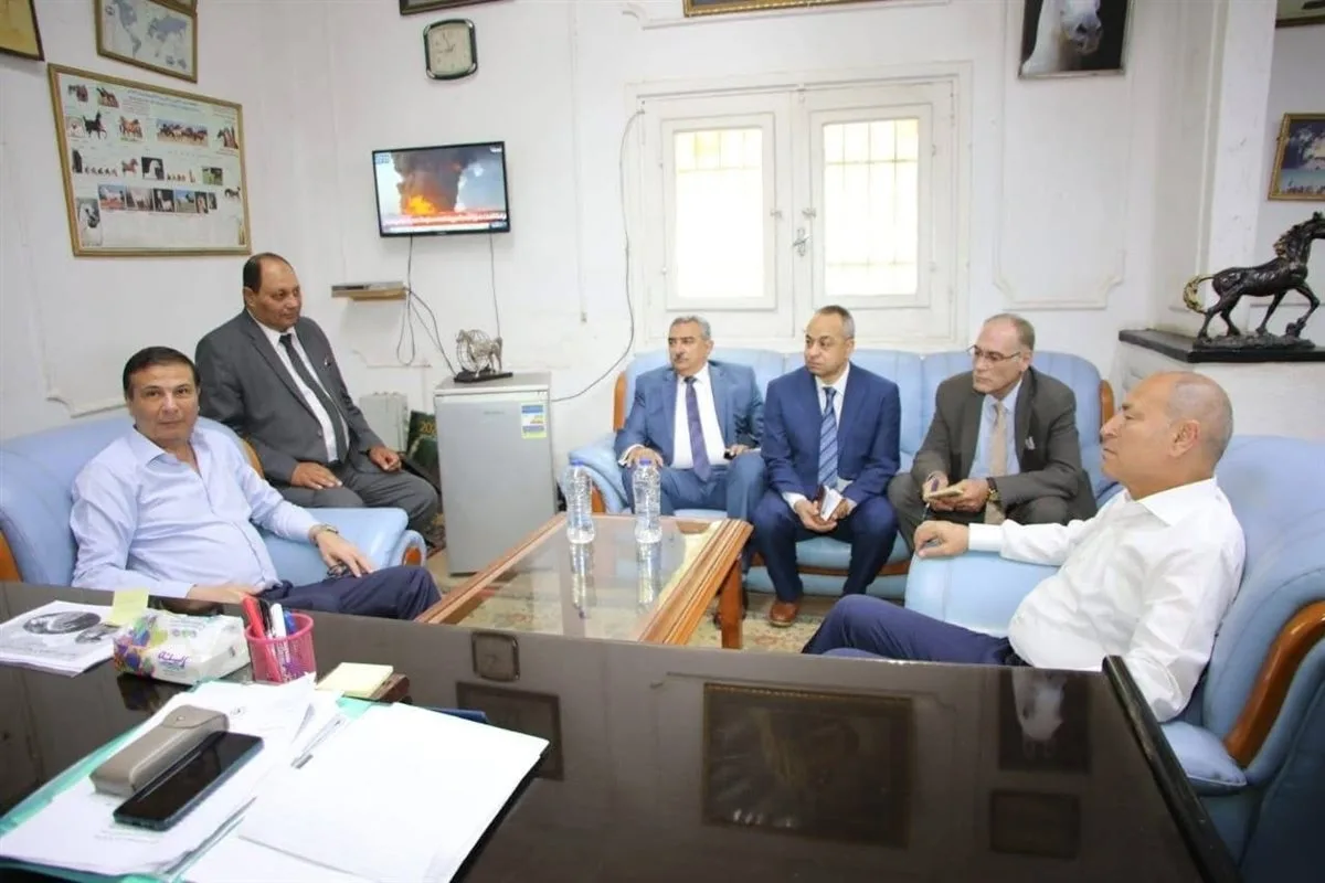 وزير الزراعة ومحافظ القاهرة يتفقدان محطة الزهراء للخيول