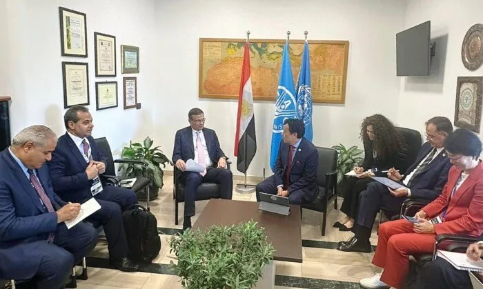 وزير الزراعة يجتمع بالمدير العام لمنظمة “الفاو” لمناقشة سبل تعزيز التعاون المشترك
