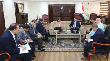 وزير الزراعة يلتقي السفيرة الرومانية في القاهرة لتعزيز التعاون في مجالات الزراعة والاستثمار بين الدولتين.