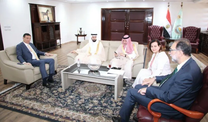 وزير الزراعة يلتقي برئيس الهيئة العامة للغذاء والدواء السعودية في اجتماع شامل وزير الزراعة يلتقي برئيس الهيئة العامة للغذاء والدواء السعودية في اجتماع شامل