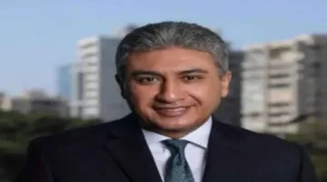 وزير السياحة يبحث تعزيز ورفع كفاءة الخدمات المقدمة للزائرين والسائحين بـ 15 موقعا أثريا