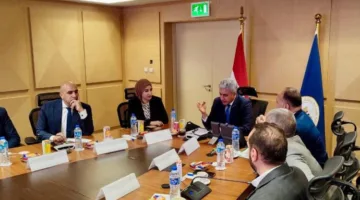 وزير السياحة يتحدث عن النظام الجديد لاستخراج التأشيرة الطارئة
