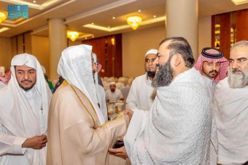 وزير الشؤون الإسلامية يزور مراكز إقامة ضيوف برنامج خادم الحرمين الشريفين في مكة المكرمة.