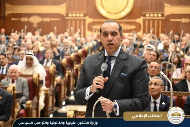 وزير الشؤون البرلمانية يتحدث أمام مجلس الشيوخ: القانون يعزز حق المرشحين في اختيار دائرتهم بحرية. وزير الشؤون البرلمانية يتحدث أمام مجلس الشيوخ: القانون يعزز حق المرشحين في اختيار دائرتهم بحرية.