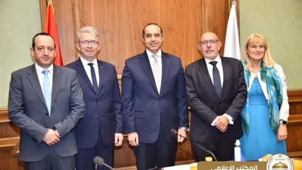 وزير الشؤون النيابية يناقش جهود مصر في مجال حقوق الإنسان مع وفد من البرلمان الأوروبي وزير الشؤون النيابية يناقش جهود مصر في مجال حقوق الإنسان مع وفد من البرلمان الأوروبي