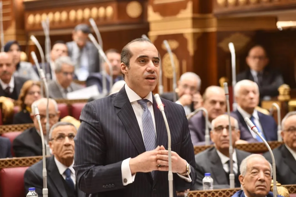 وزير الشئون النيابية يوضح لمجلس الشيوخ أسباب تفاوت قيمة التأمين بين المرشح الفردي والقائمة الانتخابية. وزير الشئون النيابية يوضح لمجلس الشيوخ أسباب تفاوت قيمة التأمين بين المرشح الفردي والقائمة الانتخابية.