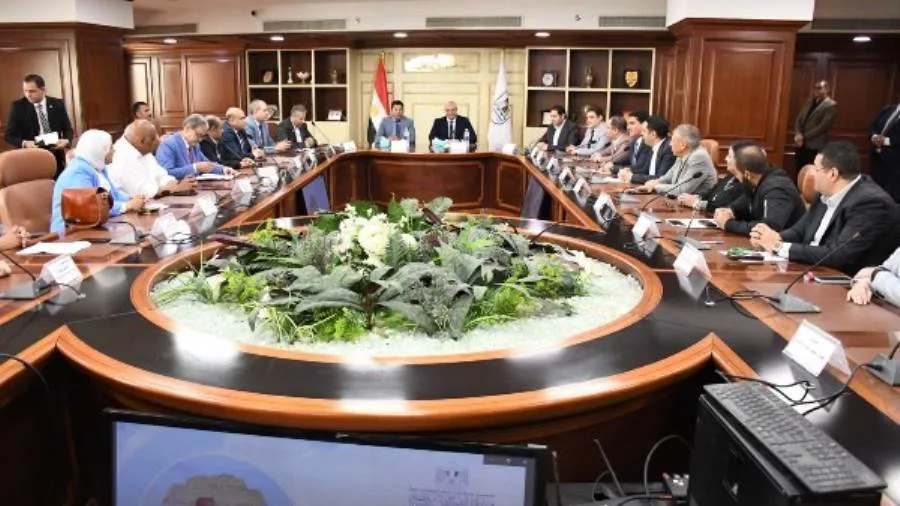 وزير الشباب من بني سويف: نتواصل مع النواب لتطوير المنشآت واكتشاف الأبطال