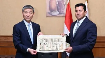 وزير الشباب والرياضة يستعرض مع السفير الصيني وسائل تعزيز الشراكة المشتركة