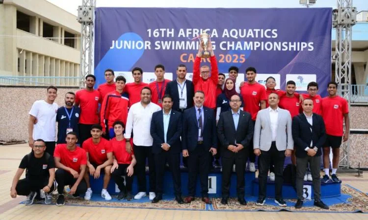 وزير الشباب والرياضة يهنئ اتحاد السباحة بعد التتويج بكأس أفريقيا للناشئين